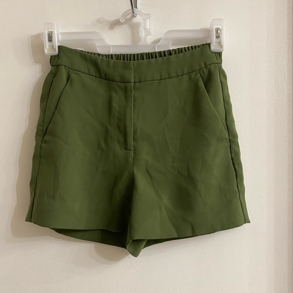 J. Crew Women’s army green pull on shorts size 0
